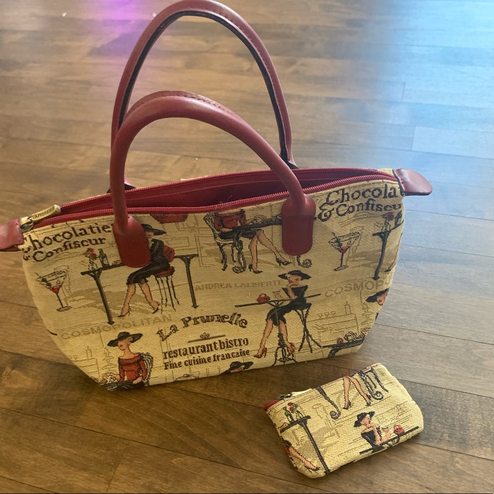 Unique Paris handbag with coin purse